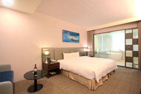 Delux Double or Twin │24~33 square meters  RACK PRICE: NT 7,800 